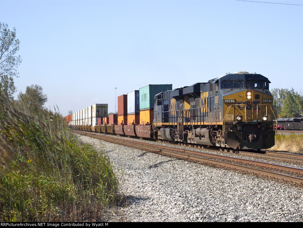 CSXT 5267 and 5476